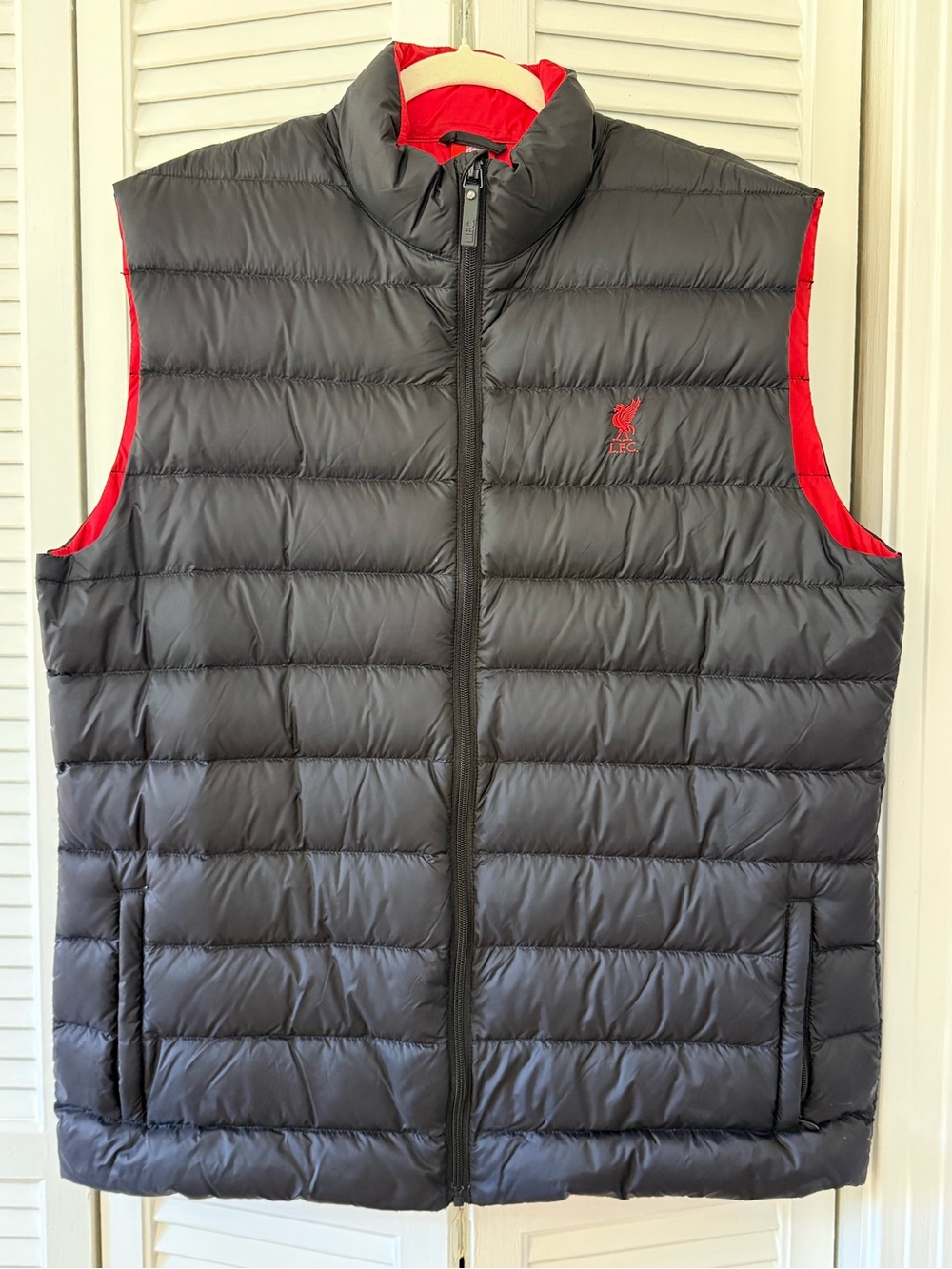 Liverpool Men's Black Quilted Vest with Red Logo Trim — XL - Picture 2 of 10